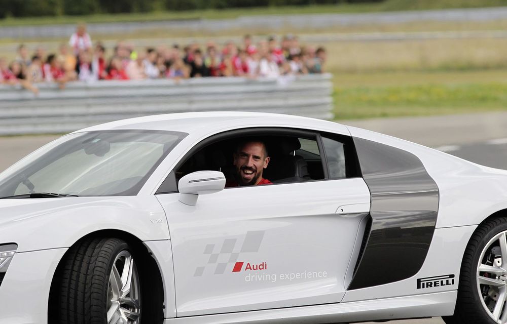 Fotbaliştii echipei Bayern Munchen au primit o flotă Audi şi un curs de pilotaj cu R8 - Poza 10