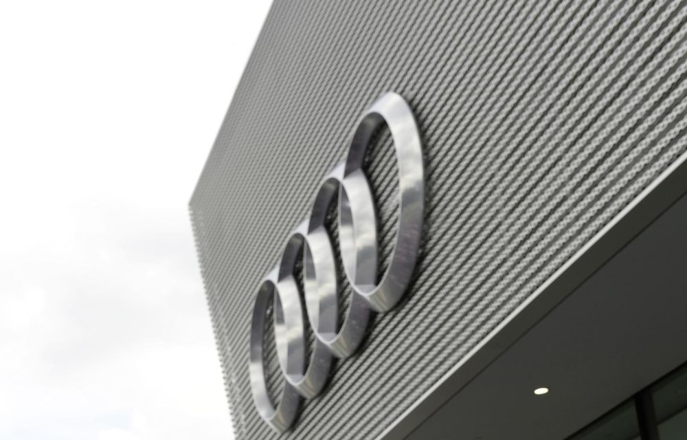 Fotbaliştii echipei Bayern Munchen au primit o flotă Audi şi un curs de pilotaj cu R8 - Poza 7