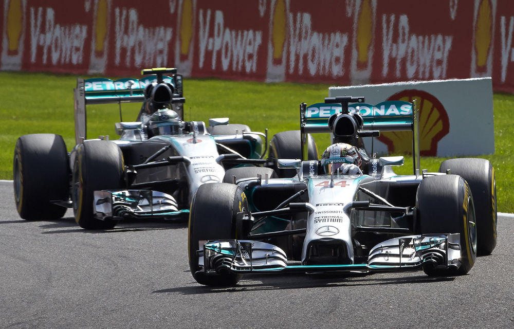 Mercedes îi va lăsa pe Hamilton şi Rosberg să lupte pentru titlu, dar nu va tolera un alt incident - Poza 1