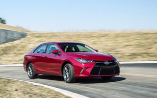 Tombolă la o fabrică Toyota SUA: Camry-ul cu numărul 10.000.000, făcut cadou unui angajat