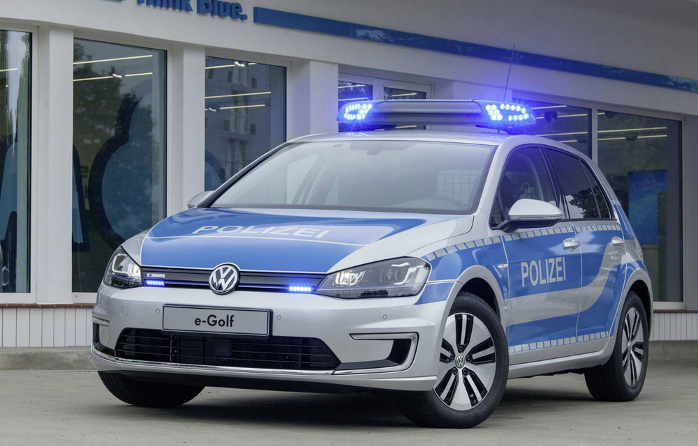 Volkswagen Golf electric, transformat în maşină de poliţie în Germania - Poza 1