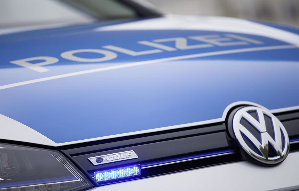Volkswagen Golf electric, transformat în maşină de poliţie în Germania - Poza 6