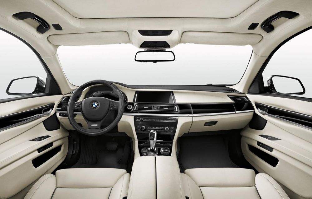 BMW Seria 7 primeşte o ediţie de adio la Salonul Auto de la Paris - Poza 2