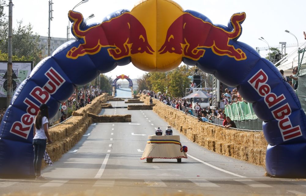 Red Bull Soapbox Race 2014: 51 de echipaje trăznite au luat startul în cursa automobilelor propulsate de gravitaţie - Poza 39
