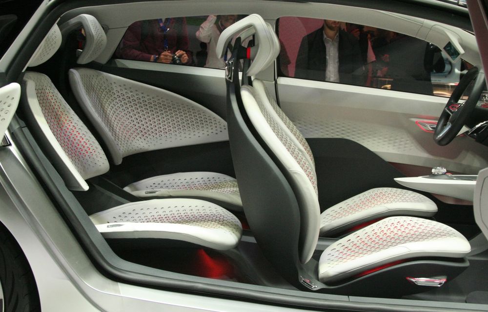 PARIS 2014 LIVE: Renault Eolab concept: consum de 1 litru la sută pentru maşina viitorului în viziunea francezilor - Poza 11