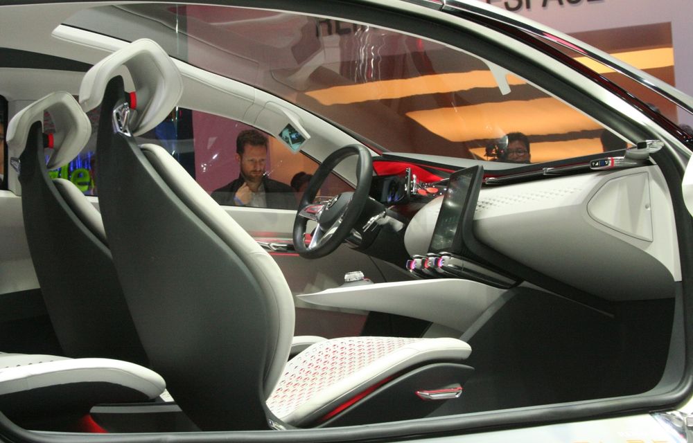 PARIS 2014 LIVE: Renault Eolab concept: consum de 1 litru la sută pentru maşina viitorului în viziunea francezilor - Poza 14