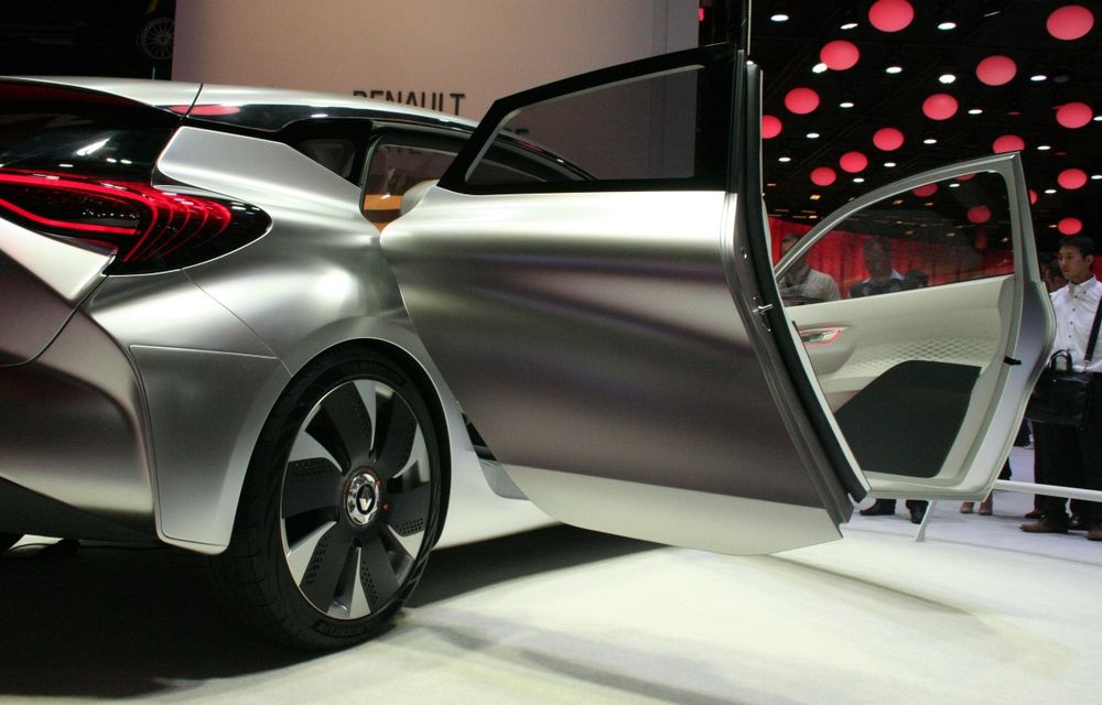 PARIS 2014 LIVE: Renault Eolab concept: consum de 1 litru la sută pentru maşina viitorului în viziunea francezilor - Poza 15