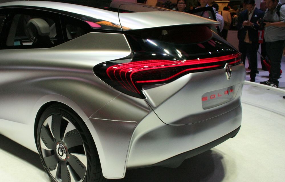 PARIS 2014 LIVE: Renault Eolab concept: consum de 1 litru la sută pentru maşina viitorului în viziunea francezilor - Poza 7