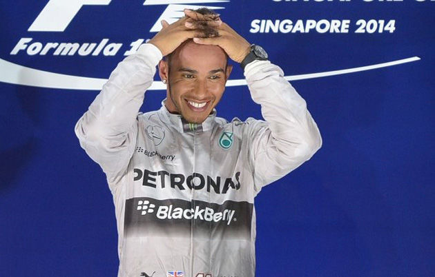 Hamilton a câştigat în Singapore după ce a învins strategiile diferite adoptate de Red Bull şi Ferrari - Poza 1