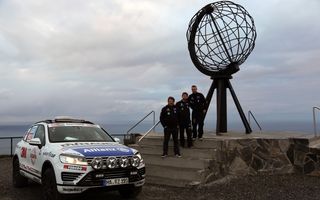 Recordmenul Rainer Zietlow pleacă într-o nouă expediţie: 3 continente străbătute în 10 zile cu un Volkswagen Touareg V6 TDI