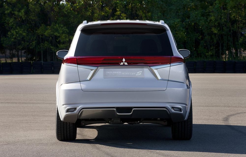 PARIS 2014 LIVE: Mitsubishi Outlander PHEV Concept-S: japonezii ne prezintă primele imagini ale pachetului de design creat pentru SUV-ul hibrid - Poza 13