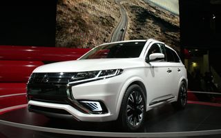 PARIS 2014 LIVE: Mitsubishi Outlander PHEV Concept-S: japonezii ne prezintă primele imagini ale pachetului de design creat pentru SUV-ul hibrid