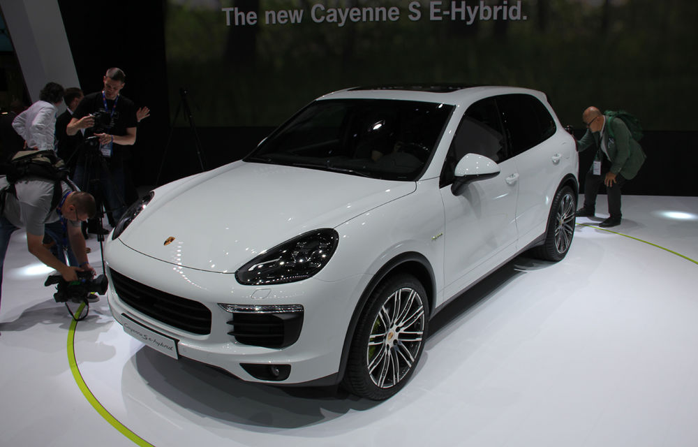 PARIS 2014 LIVE: Porsche Cayenne S E-Hybrid - primul SUV premium alimentat la priză din lume are 416 cai putere - Poza 3