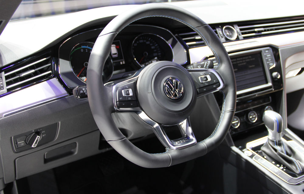 PARIS 2014 LIVE: Volkswagen Passat GTE - varianta hybrid plug-in a noului model din Wolfsburg - Poza 8