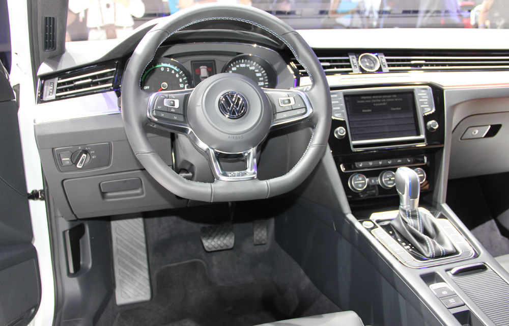 PARIS 2014 LIVE: Volkswagen Passat GTE - varianta hybrid plug-in a noului model din Wolfsburg - Poza 23