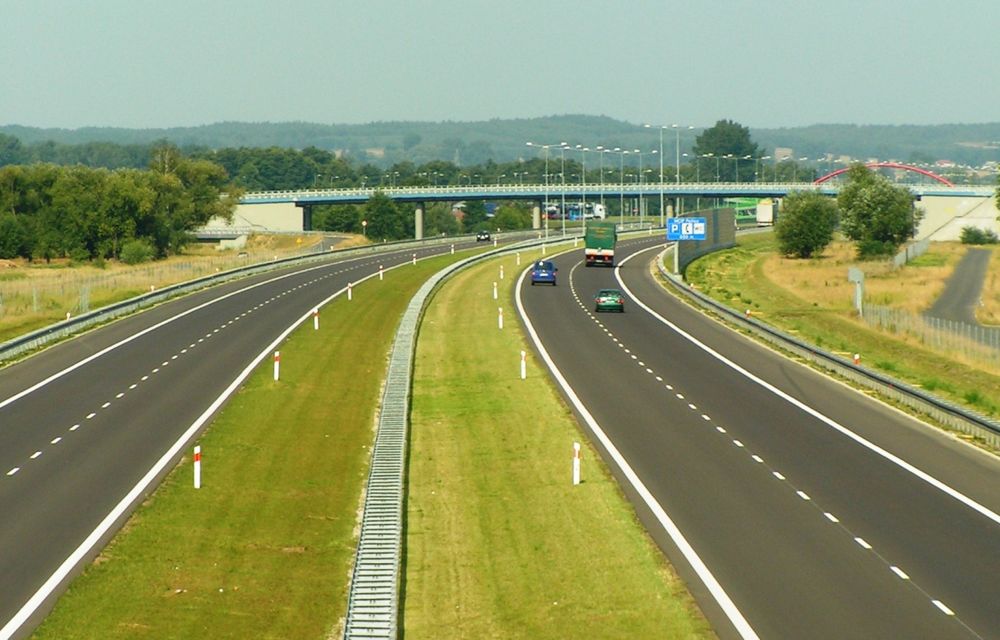 Guvernul României abandonează autostrada Piteşti-Sibiu şi propune Ploieşti-Braşov-Sibiu - Poza 1