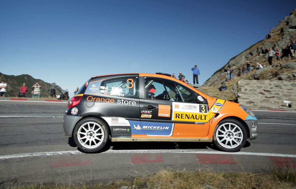 Show la Sibiu Rally Challenge: Titi Aur a parcurs 3 km pe Transfăgărăşan pe două roţi cu un BMW - Poza 6