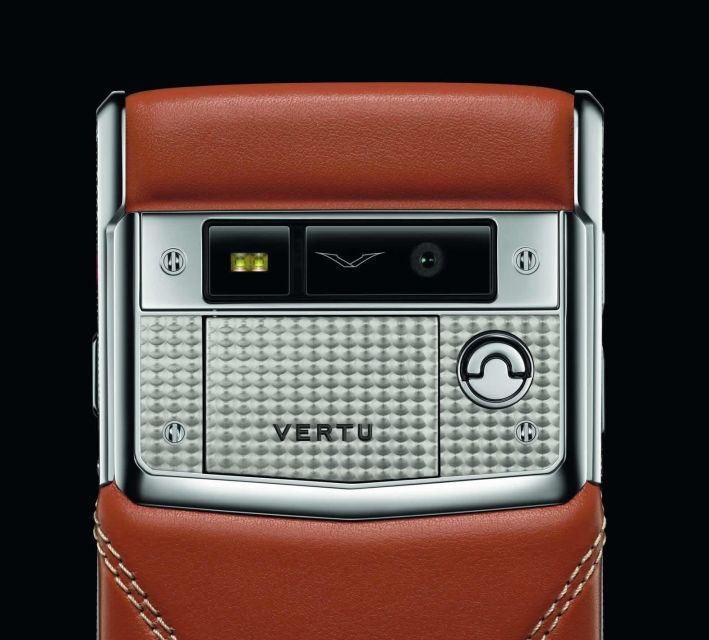 Bentley a lansat un smartphone împreună cu Vertu. Terminalul cu Android costă 12.500 de euro - Poza 4