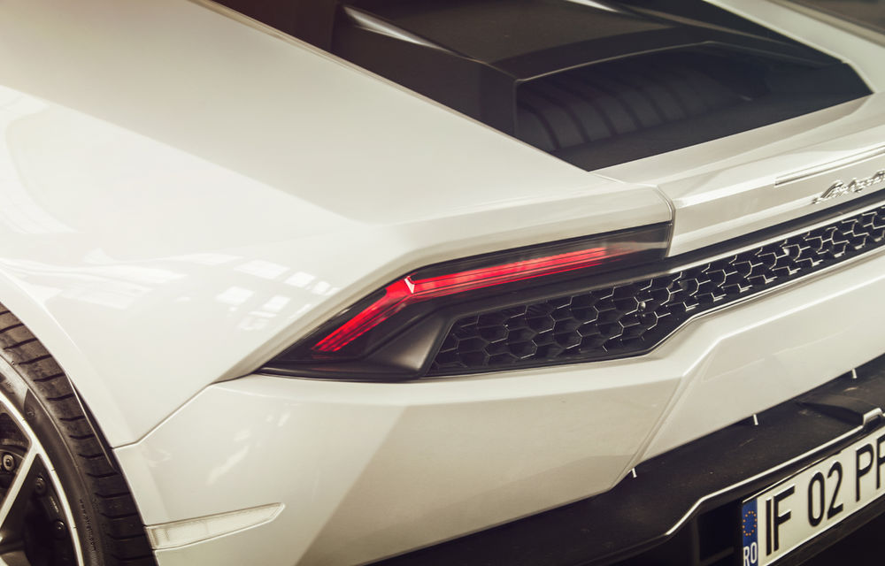 Între fericire şi frustrare: 100 de minute cu Lamborghini Huracan - Poza 13