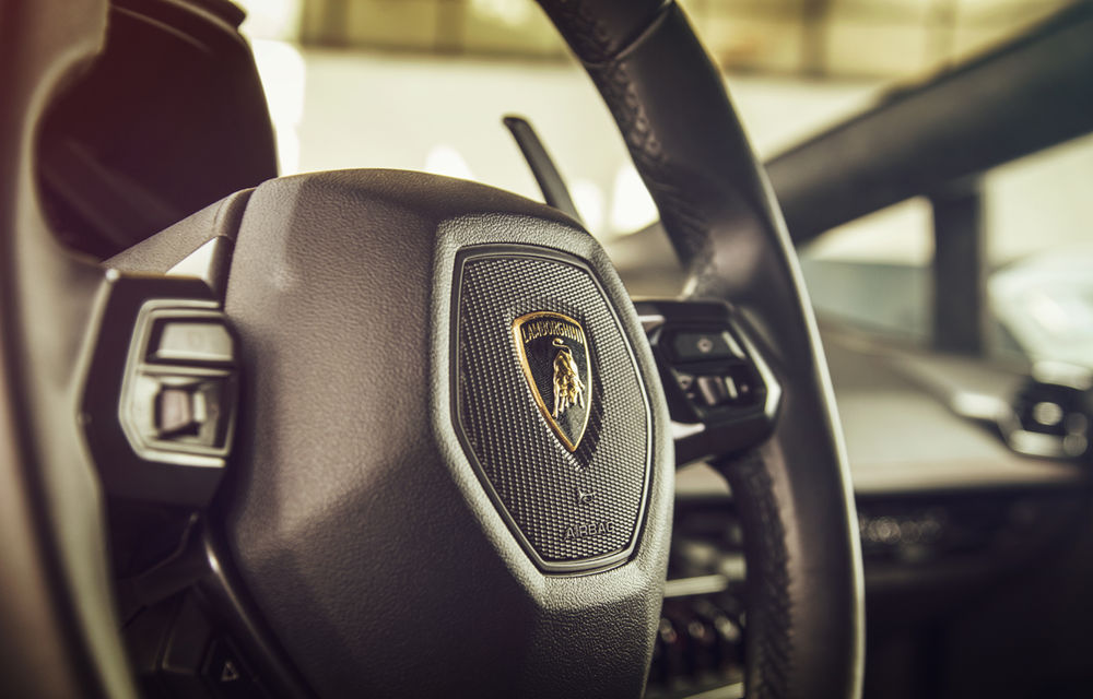 Între fericire şi frustrare: 100 de minute cu Lamborghini Huracan - Poza 22