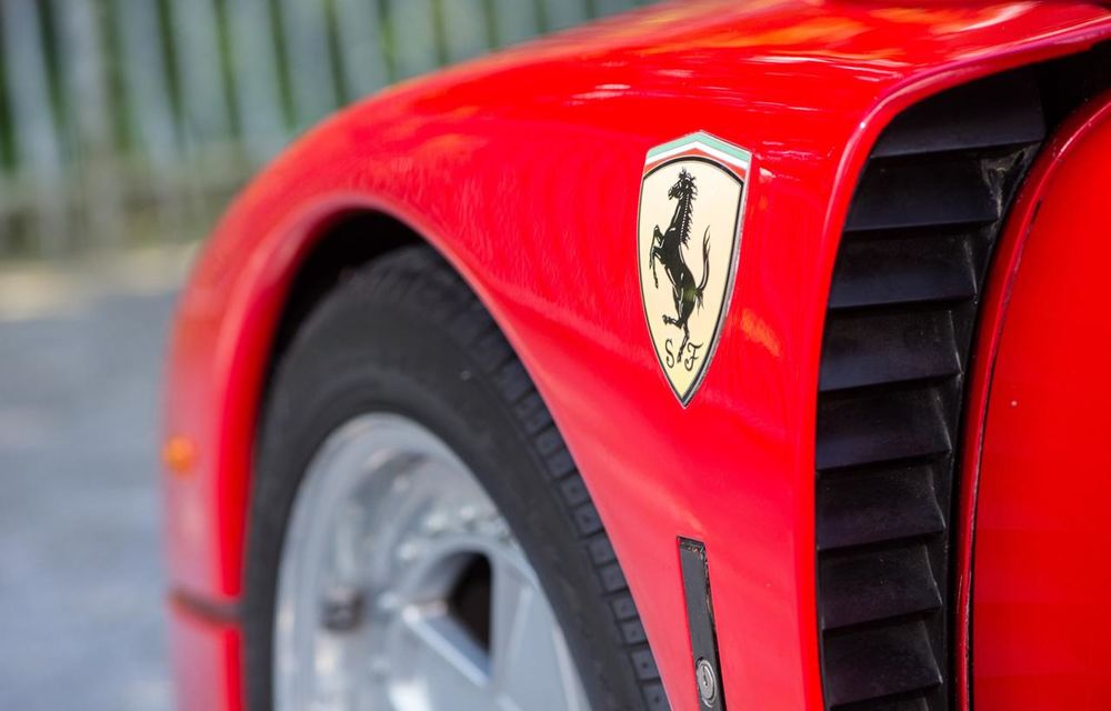 Un Ferrari F40 aparţinând lui Nigel Mansell s-a vândut pentru aproape 700.000 de euro - Poza 7