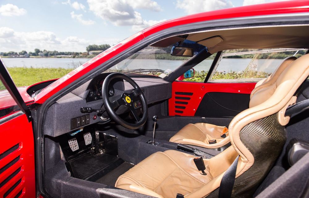 Un Ferrari F40 aparţinând lui Nigel Mansell s-a vândut pentru aproape 700.000 de euro - Poza 10