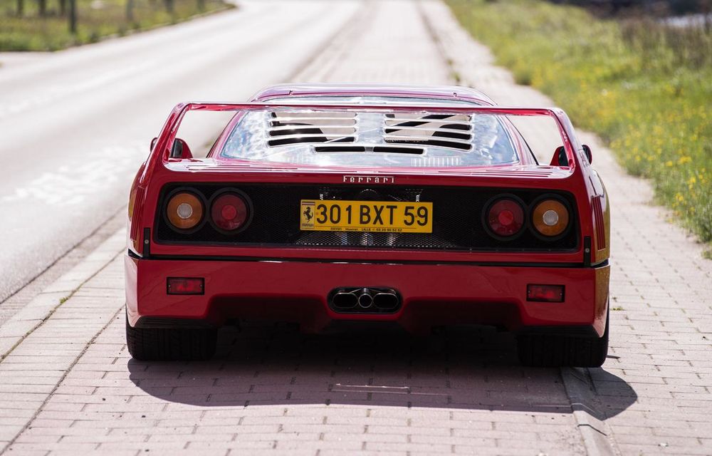 Un Ferrari F40 aparţinând lui Nigel Mansell s-a vândut pentru aproape 700.000 de euro - Poza 4