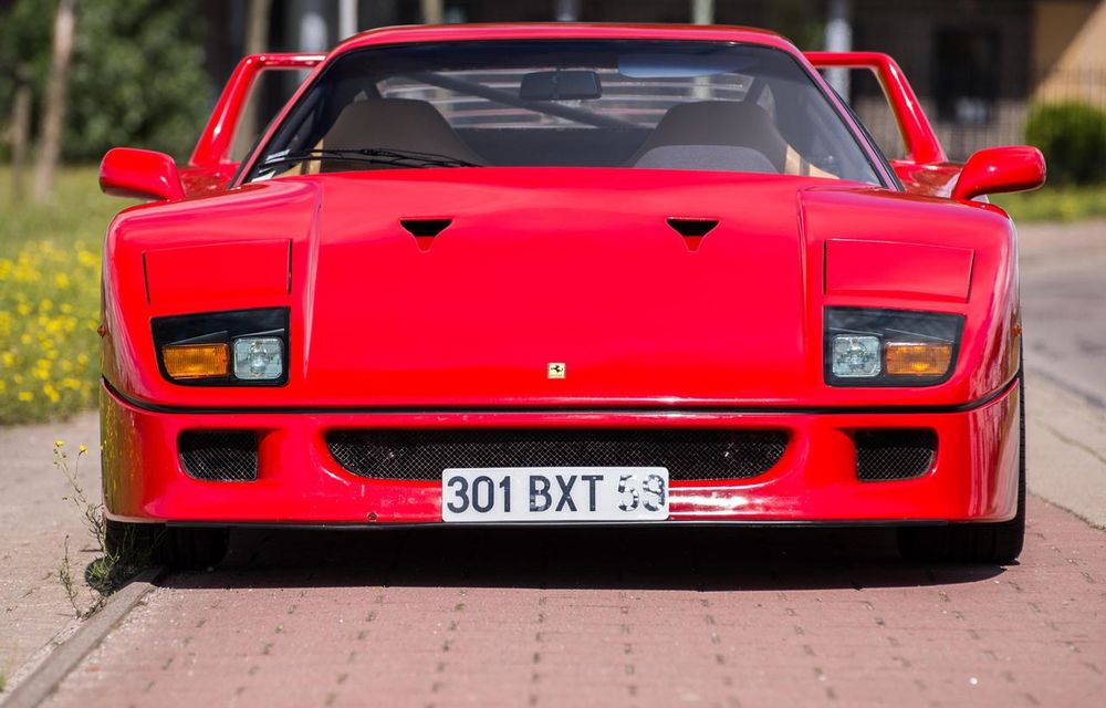 Un Ferrari F40 aparţinând lui Nigel Mansell s-a vândut pentru aproape 700.000 de euro - Poza 5