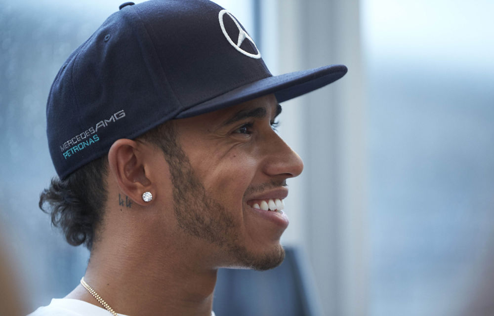 Hamilton: &quot;Sper să rămân pe termen lung la Mercedes&quot; - Poza 1