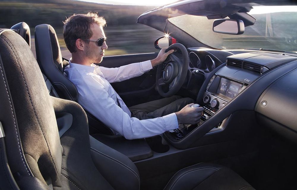 Jaguar F-Type primeşte o cutie manuală şi promite tracţiune integrală - Poza 3