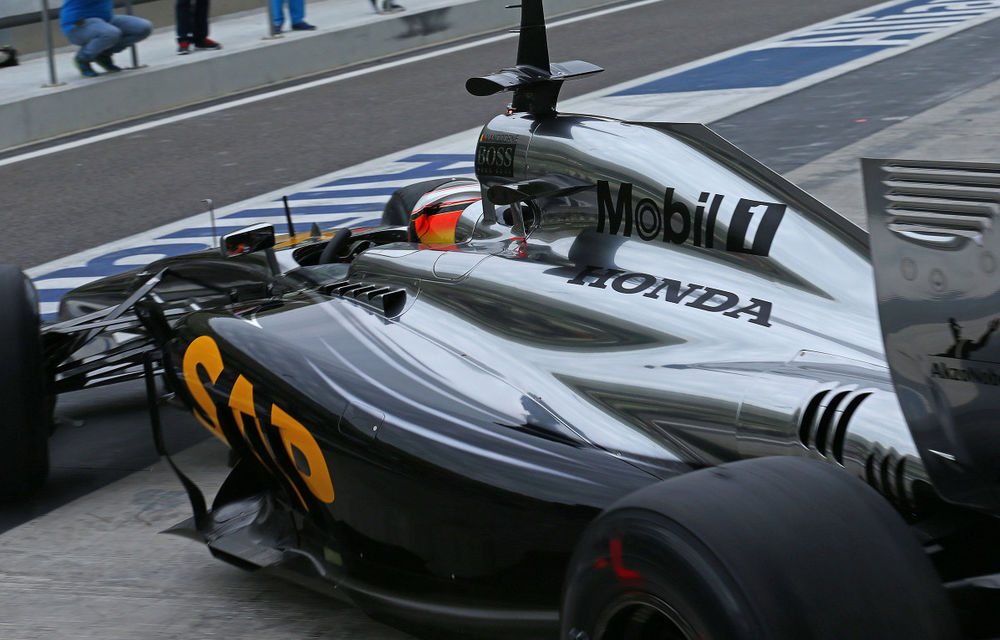 Teste Abu Dhabi, ziua 1: McLaren, niciun tur cu motor Honda. Vettel a vizitat garajul Ferrari - Poza 3