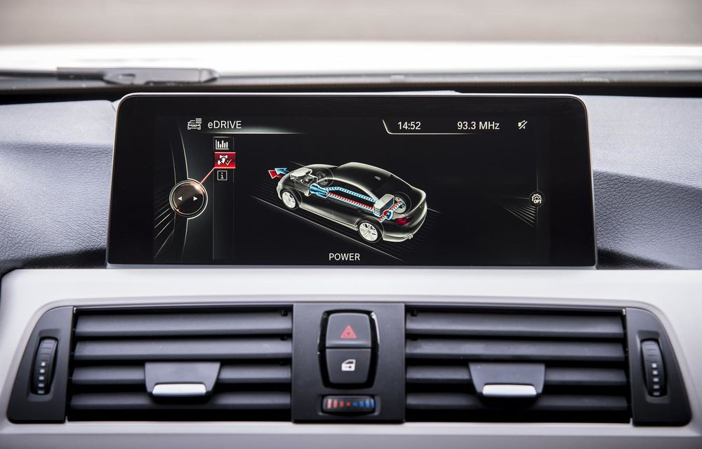 BMW Seria 3 facelift va avea o versiune hibrid cu un consum care ajunge la doar 2 litri/100 de kilometri - Poza 14