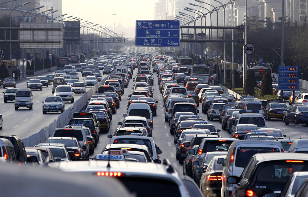 Cifre fantastice în China: numărul posesorilor de permis auto s-a multiplicat de 11 ori în ultimii zece ani - Poza 1