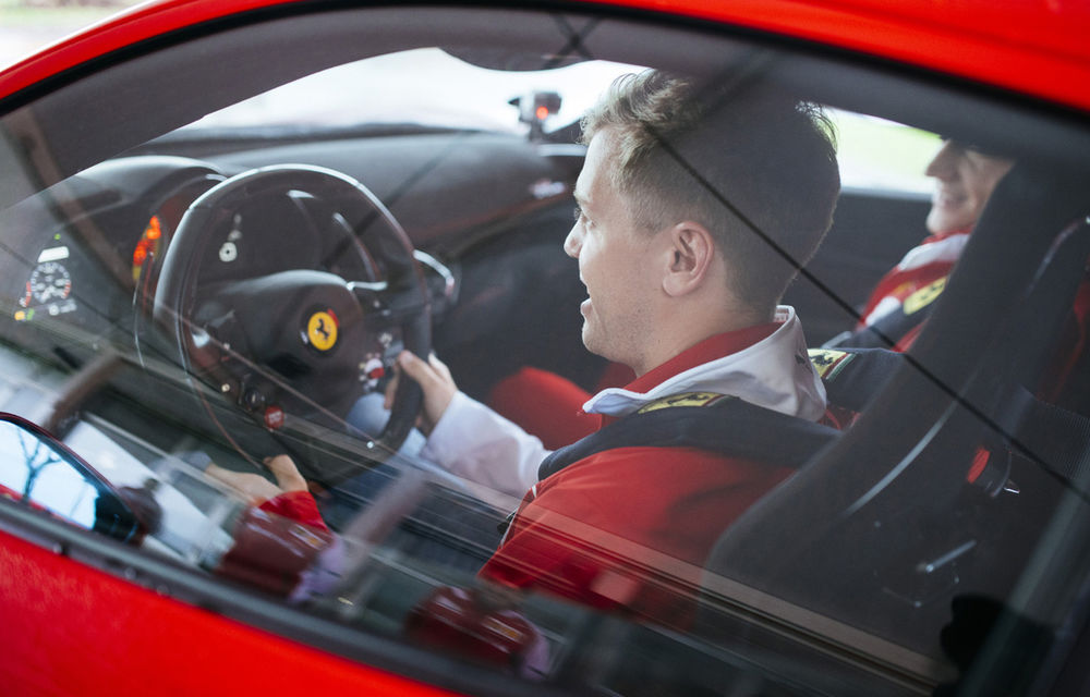 Galerie foto şi video: Vettel a efectuat primul test pentru Ferrari - Poza 9