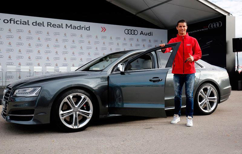 Jucătorii echipei Real Madrid au primit o flotă nouă din partea Audi. Cristiano Ronaldo a ales un Audi S8 - Poza 1