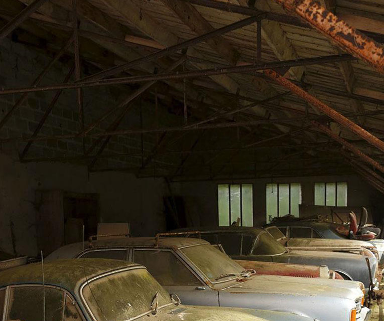O colecție de aproape 100 automobile clasice a fost regăsită în Franța - Poza 6
