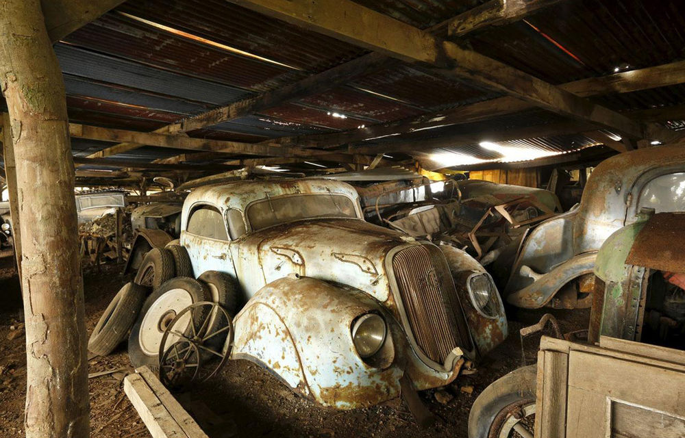 O colecție de aproape 100 automobile clasice a fost regăsită în Franța - Poza 18