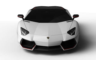 Lamborghini Aventador Pirelli Edition - ediție specială dedicată colaborării cu producătorul italian de pneuri