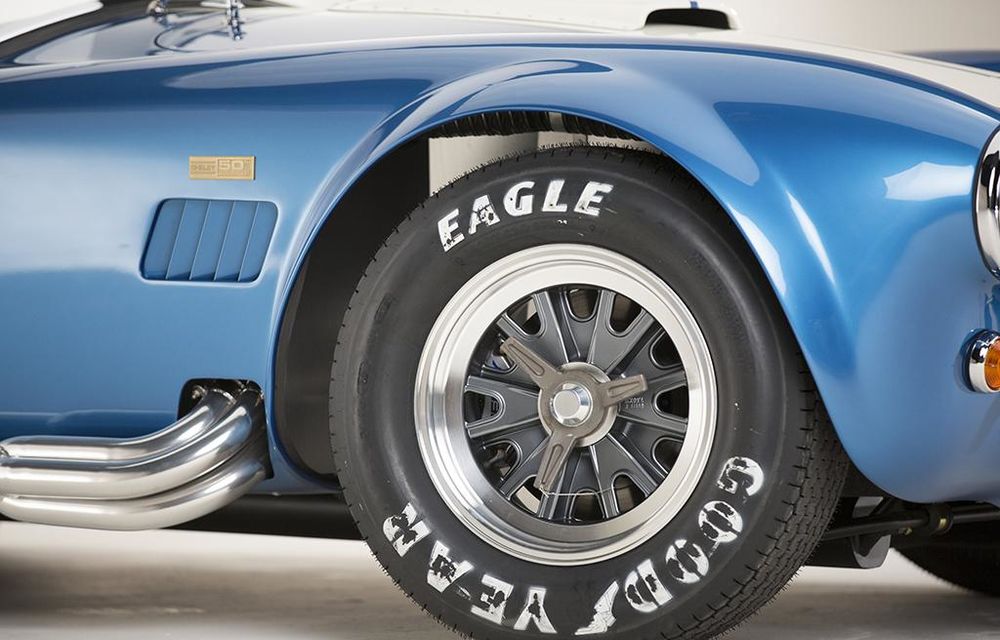 Shelby Cobra 427, legendarul musclecar american, primește o ediție aniversară - Poza 3
