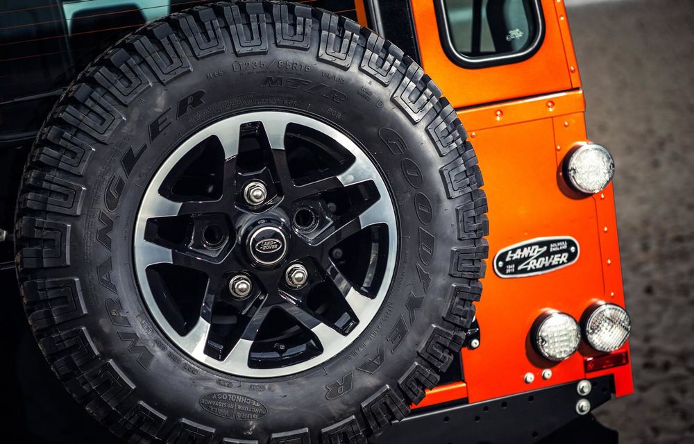Land Rover Defender intră în ultimul an de producţie cu trei ediţii speciale - Poza 4