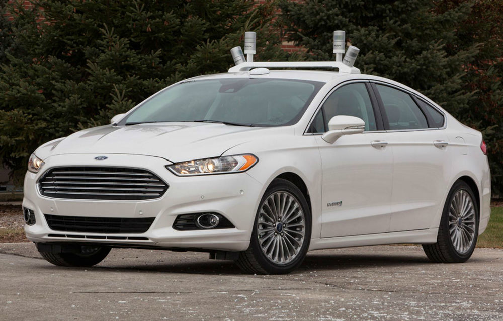 Şeful Ford: &quot;Anul 2020 va aduce lansarea mai multor maşini complet autonome” - Poza 1