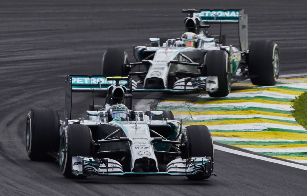 Mercedes susţine că este distrasă de egalitatea dintre Hamilton şi Rosberg - Poza 1