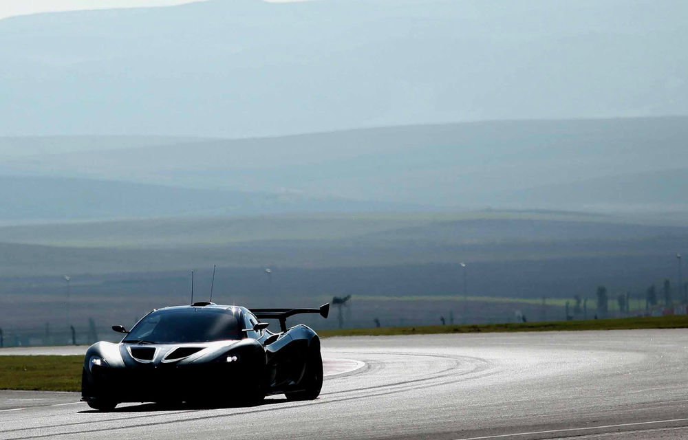 McLaren P1 va primi în martie o versiune mai puternică și mai ușoară numită GTR - Poza 11