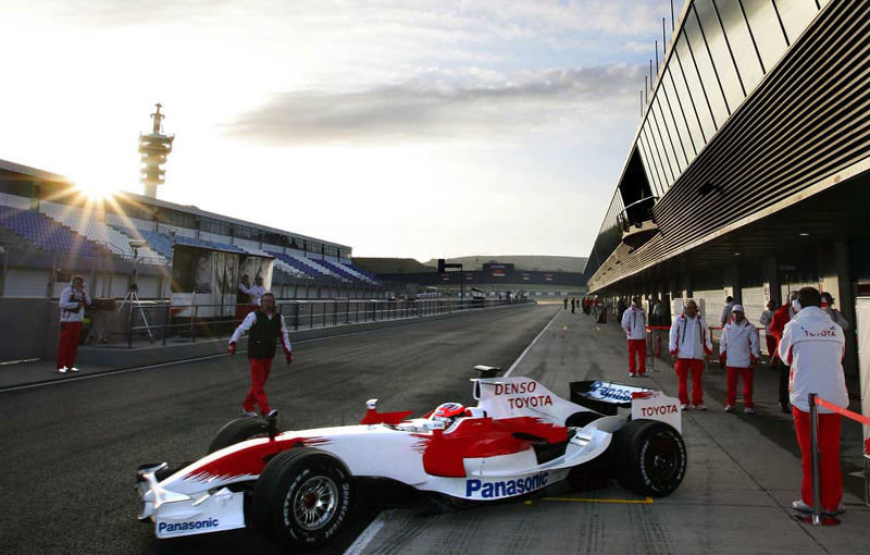 Poveştile Formulei 1: pregătirile pentru noul sezon în trecut şi în prezent - Poza 2