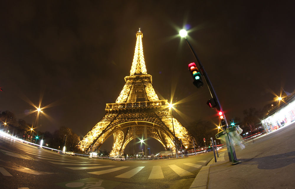Măsuri fără precedent în Paris pentru eliminarea maşinilor poluante. Primul pas: maşinile mai vechi de 20 de ani vor fi interzise din această vară - Poza 1