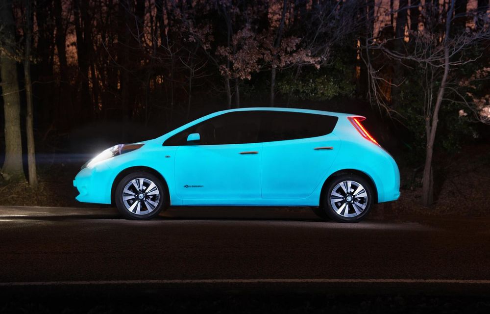 Nissan Leaf este prima maşină de serie care oferă o vopsea fosforescentă - Poza 3