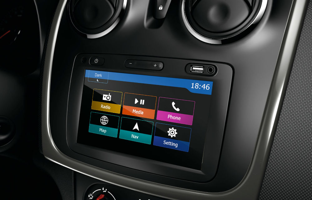 Surpriza Dacia pentru 2015: ediţii speciale aniversare 10 ani pentru toate modelele. În meniu: display color, exterior Cosmo Blue şi Media Nav Evolution - Poza 16