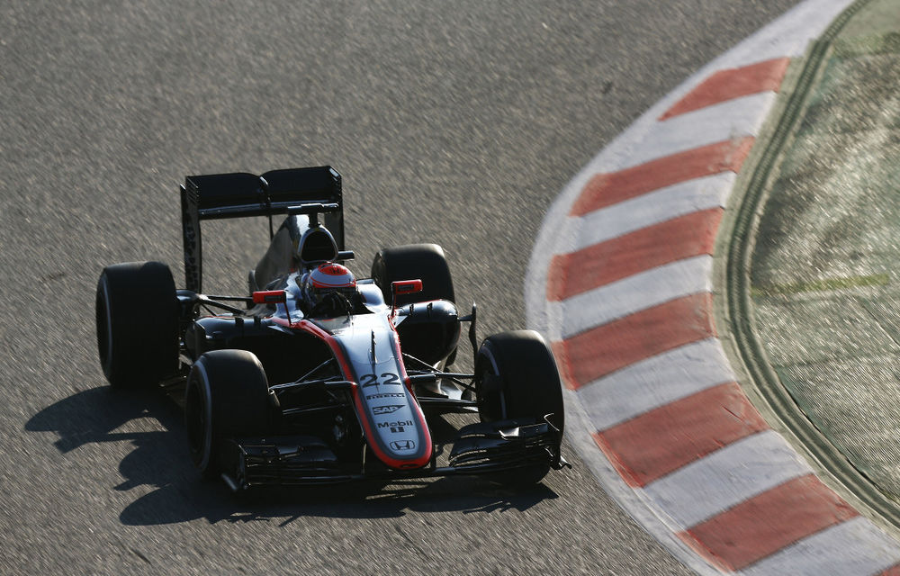 McLaren renunţă la prima zi de teste de la Barcelona din cauza unei defecţiuni la motorul Honda - Poza 1