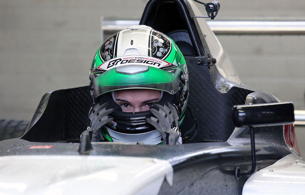 Alexandra Marinescu a testat monopostul de Formula 4 Marea Britanie - Poza 6