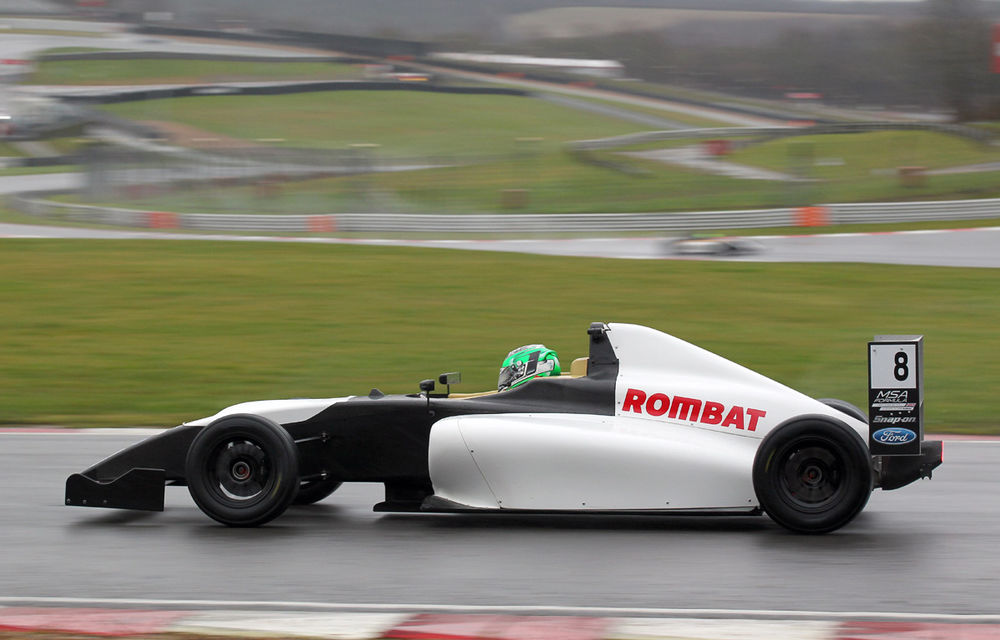Alexandra Marinescu a testat monopostul de Formula 4 Marea Britanie - Poza 4